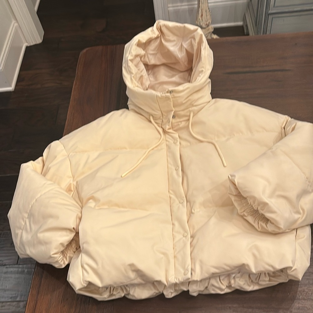NWT Zara Puffer jacket water repellent & TRF heat power color- Ivory Sz XS